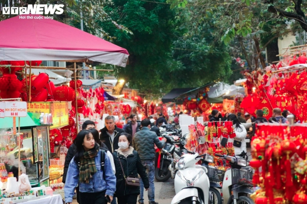 Dating back to the early 20th century, the annual flower market is considered to be the oldest of its kind in the capital.