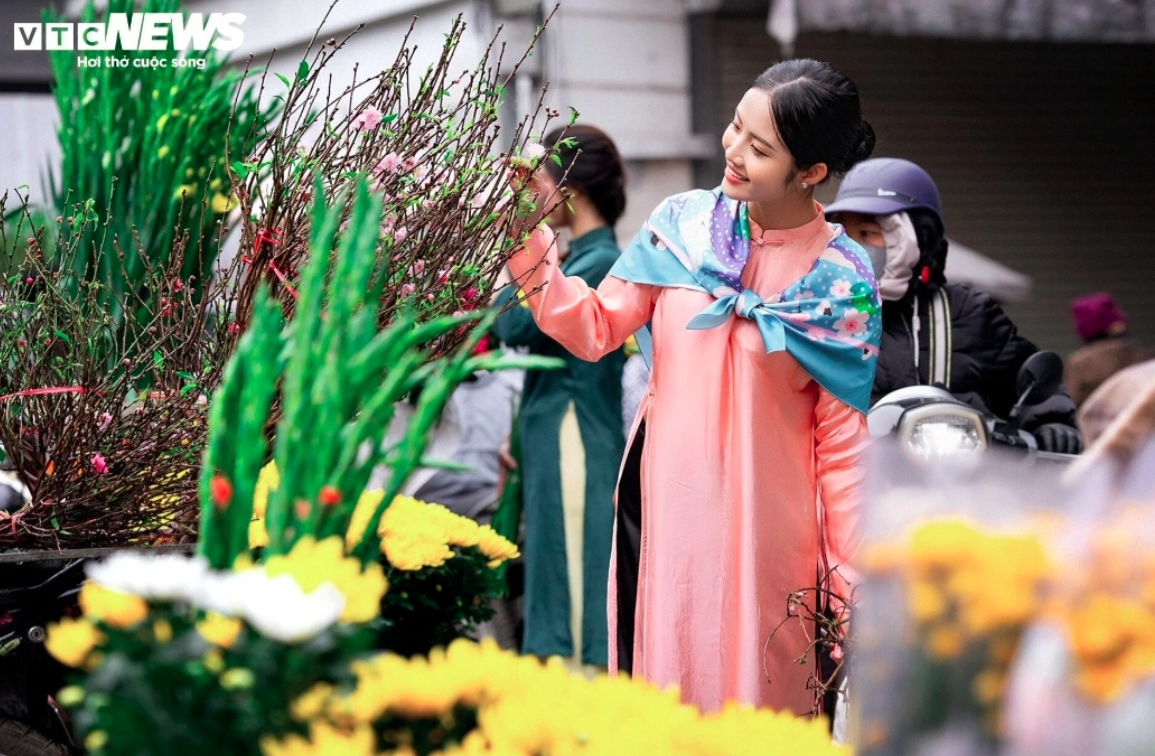 The traditional market is a favourite place among many youngsters to pose for photos.
