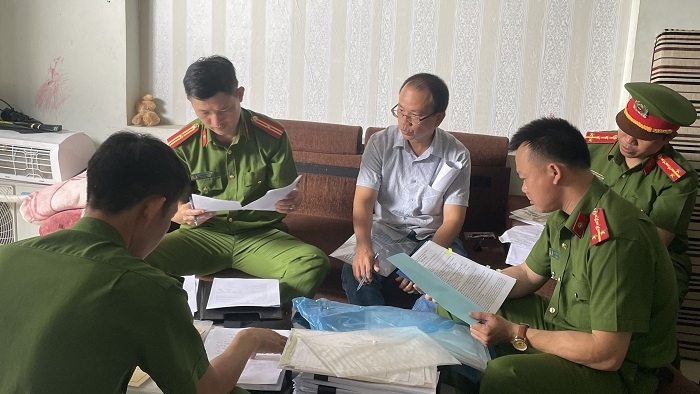Cơ quan điều tra khám xét nơi ở của Trần Bùi Hoài Phương.