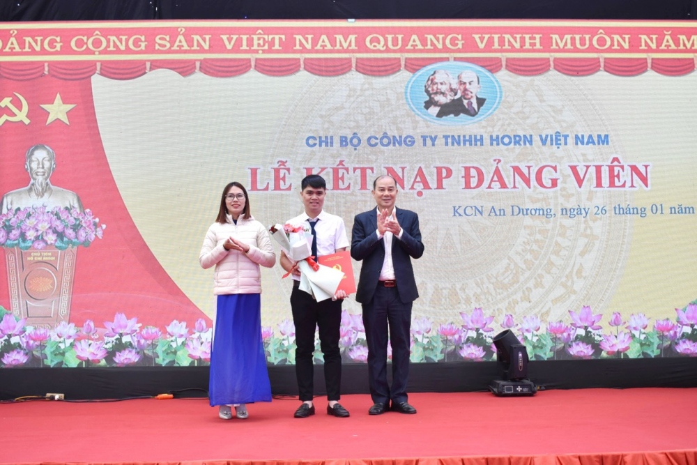 Năm 2023, Đảng ủy Khu kinh tế Hải Phòng đã kết nạp được 175 đảng viên, nâng tổng số đảng viên trong Đảng ủy lên gần 970 đảng viên.