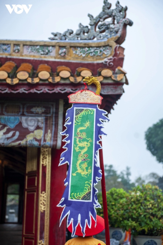 The Hue Monuments Conservation Centre holds the ceremony to keep the tradition alive, as well as to create more entertainment for visitors to the former imperial citadel around the end of the lunar year.