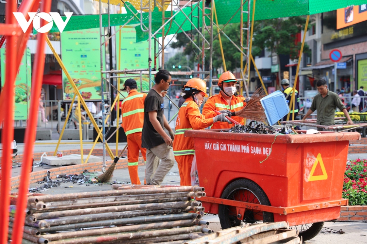 Preparations taking place at Nguyen Hue flower street are almost finished so that the venue will be ready to welcome visitors during the upcoming Lunar New Year, known locally as Tet.