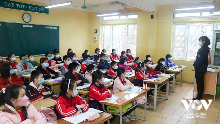 Việc cấp thêm giấy chứng nhận nghề nghiệp là thêm một thủ tục hành chính không cần thiết trong khi chúng ta đang hướng tới dạy học thực chất, bằng cấp thực chất
