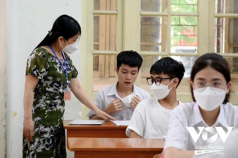 Ngành giáo dục còn đang còn rất nhiều việc cần làm như chuẩn hóa đội ngũ giáo viên; cải thiện môi trường dạy và học