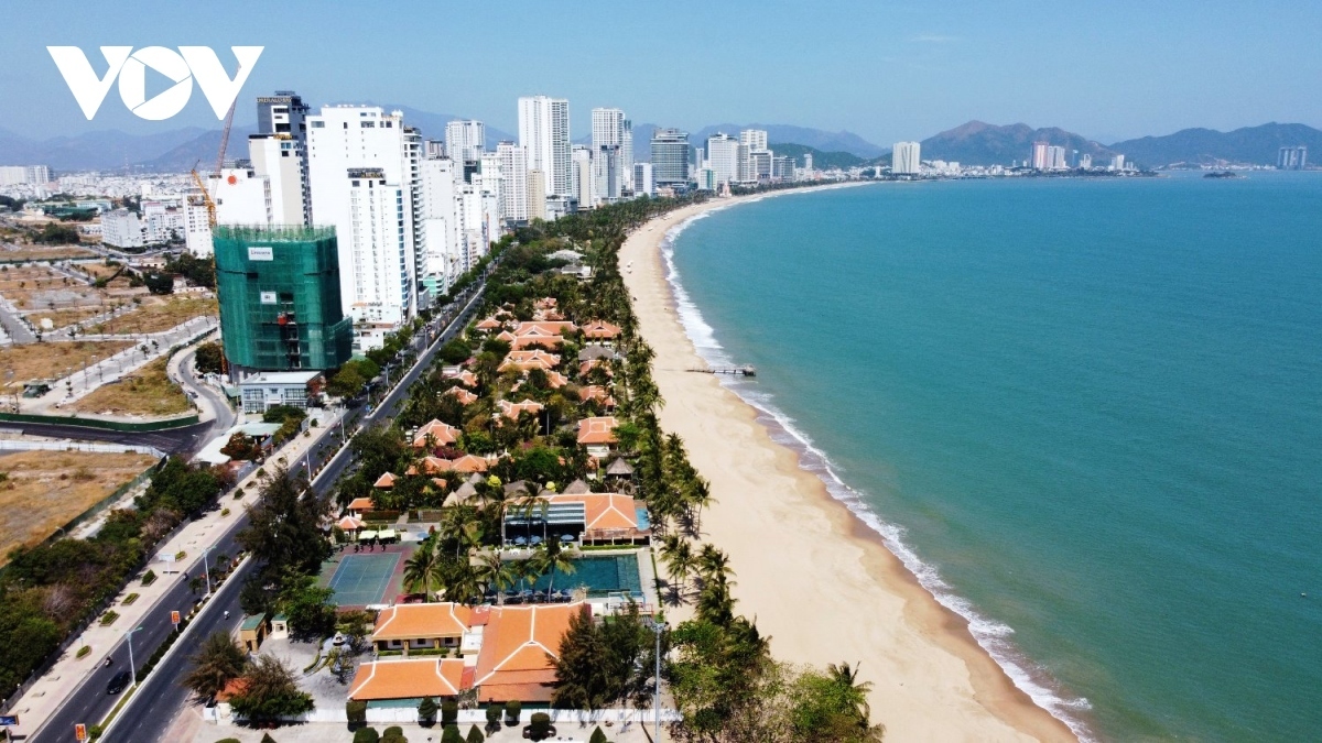 Nha Trang city in the southcentral province also attracts visitors due to its warm climate, pristine beaches, and famous places such as Nha Trang stone church and Ponagar Tower. Especially, Nha Trang bay was also recognised as one of the world's 29 most beautiful bays by UNESCO, while visitors can also experience some of the best modern water games anywhere in the world at Vinwonders Nha Trang. 