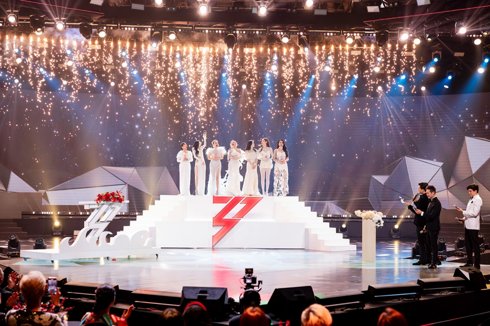 Chị đẹp đạp gió rẽ sóng 2023 đã tìm ra nhóm Đạp gió với sự tham gia của Trang Pháp (trưởng nhóm), Lan Ngọc, MLee, Thu Phương, Lệ Quyên, Mỹ Linh và Diệp Lâm Anh.