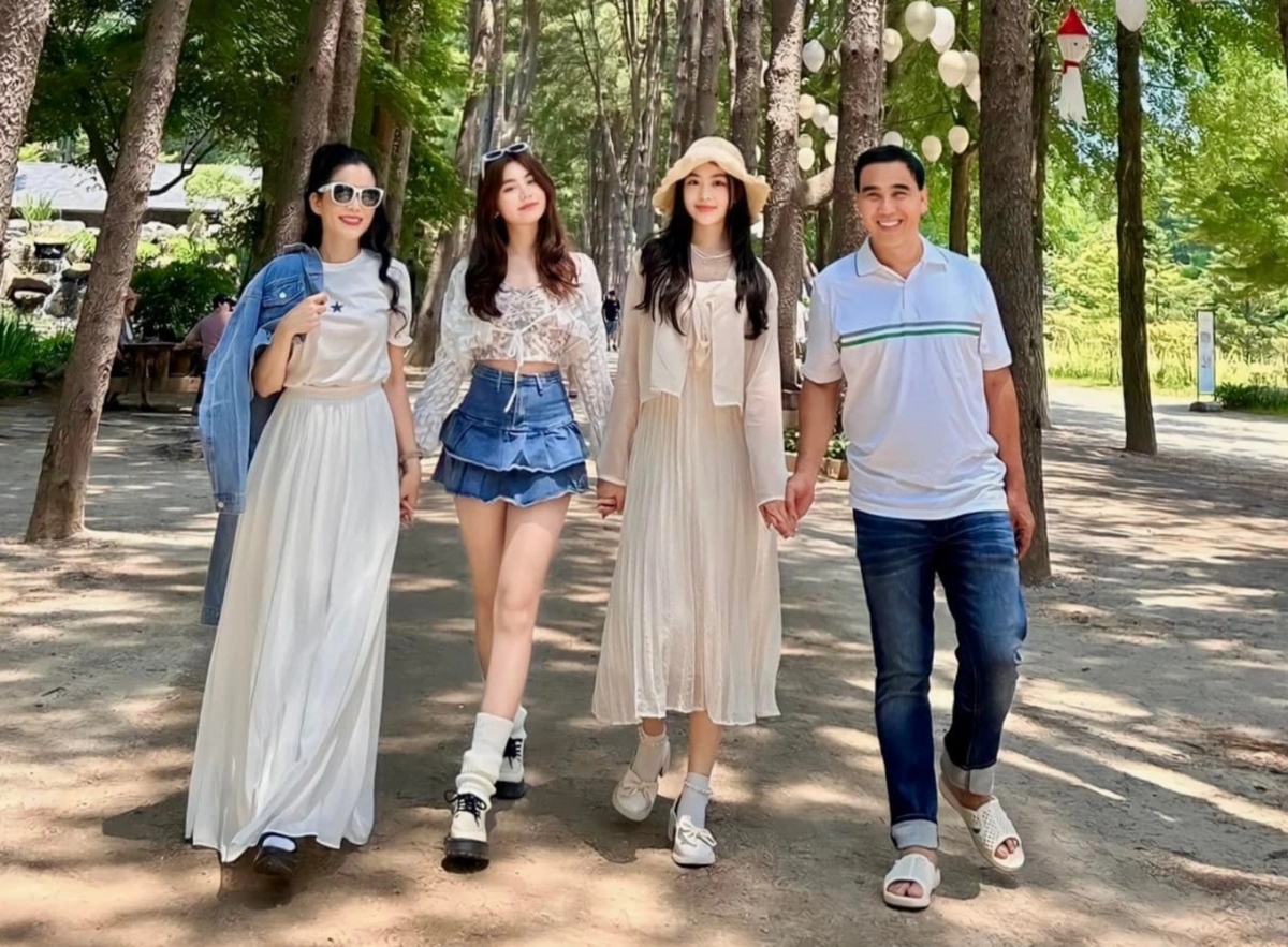 Gia đình là hậu phương vững chắc cho Quyền Linh tập trung hoạt động xã hội (Ảnh: Facebook nhân vật).