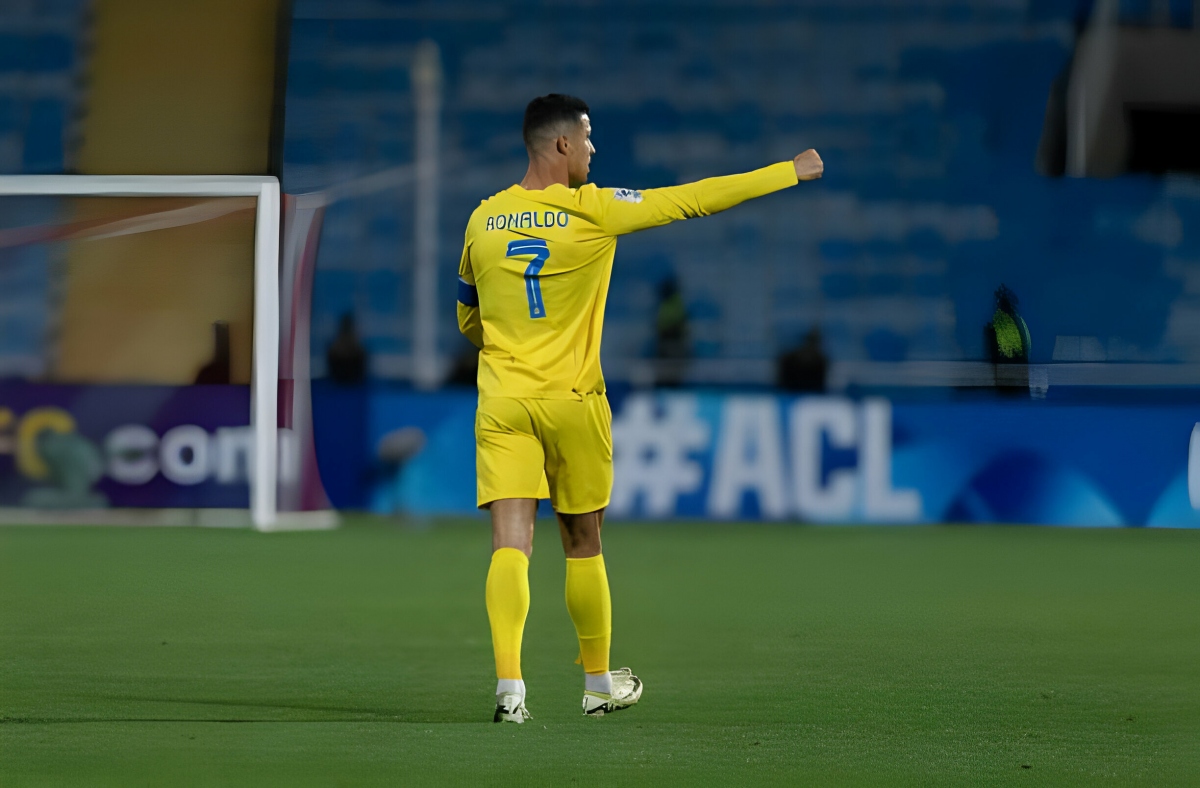 Ronaldo ăn mừng bàn thắng dưới các khán đài trống vắng. (Ảnh: Getty). 
