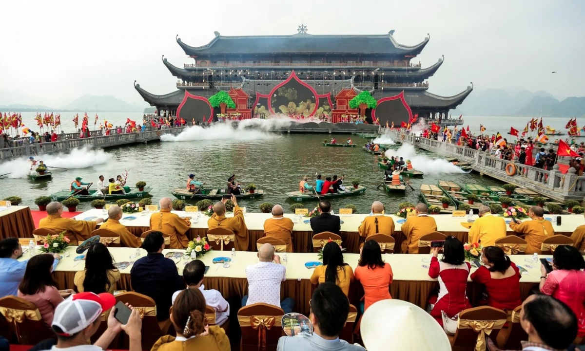 This year marks the sixth time that the festival has been held in Tam Chuc pagoda complex in the new lunar year.