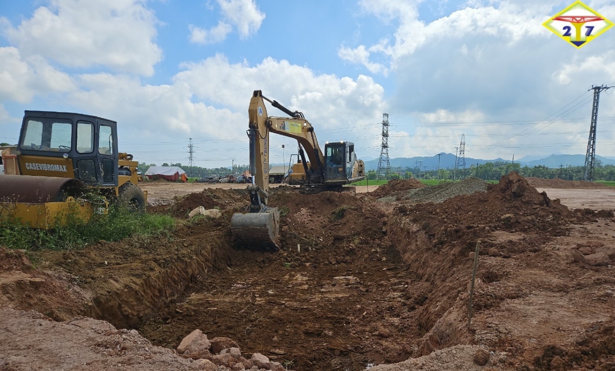 Thi công nền đường cao tốc Bắc - Nam