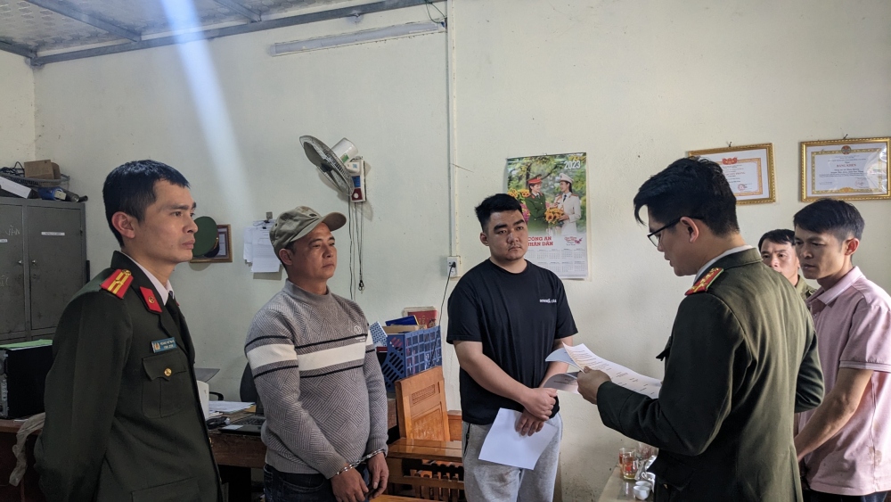 Tống đạt quyết định khởi tố với Ma Thế Dũng