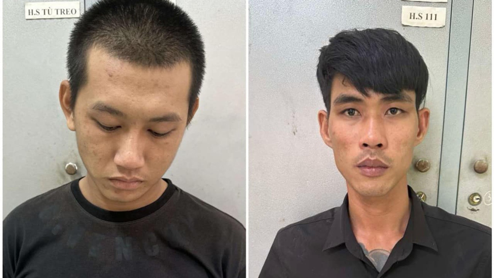 Hai nam thanh niên bị bắt giữ khi đột nhập, trộm tài sản của công nhân (ảnh: CA)