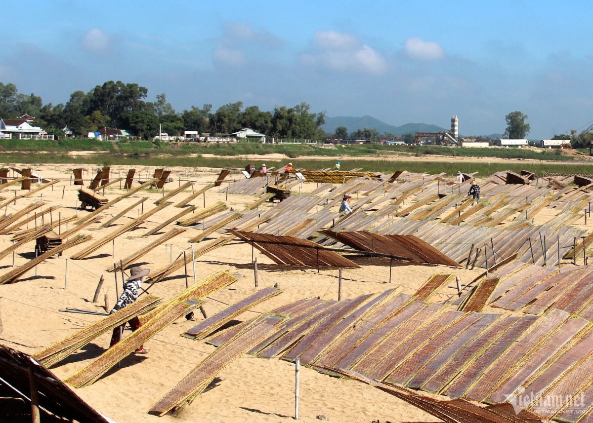 The making process includes powder making, thread forming, and drying.