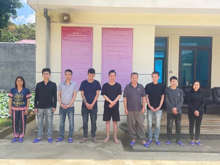 Các đối tượng tham gia gây rối trật tự công cộng trên phố đi bộ Hoàng Diệu.