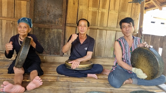 Chiêng ba gắn liền với đời sống đồng bào Hrê