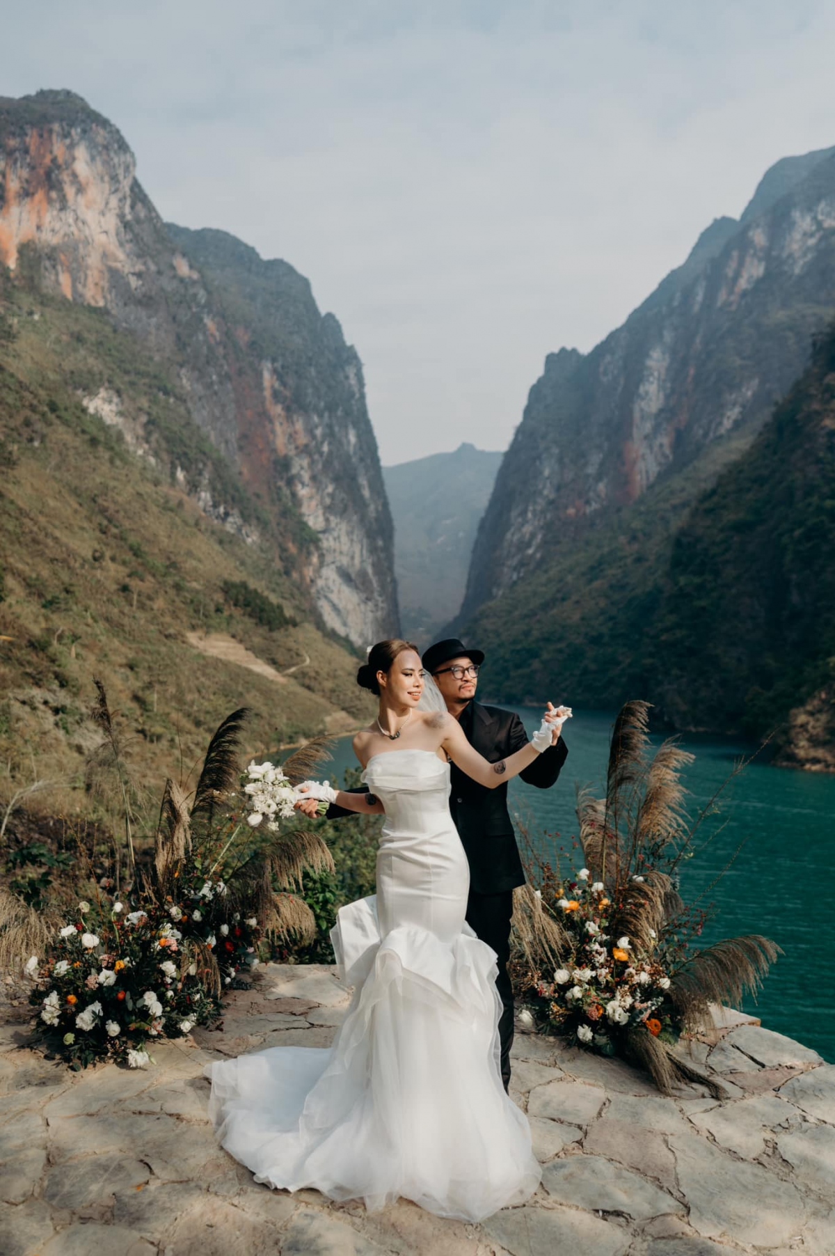 Vợ Hà Lê là biên đạo múa kém anh 13 tuổi.