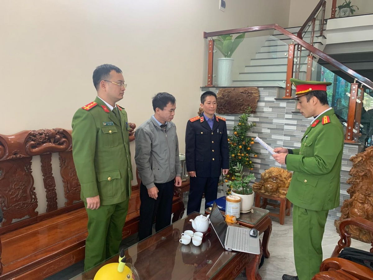 Ông Nguyễn Anh Tuấn bị khởi tố về tội tham ô tài sản.