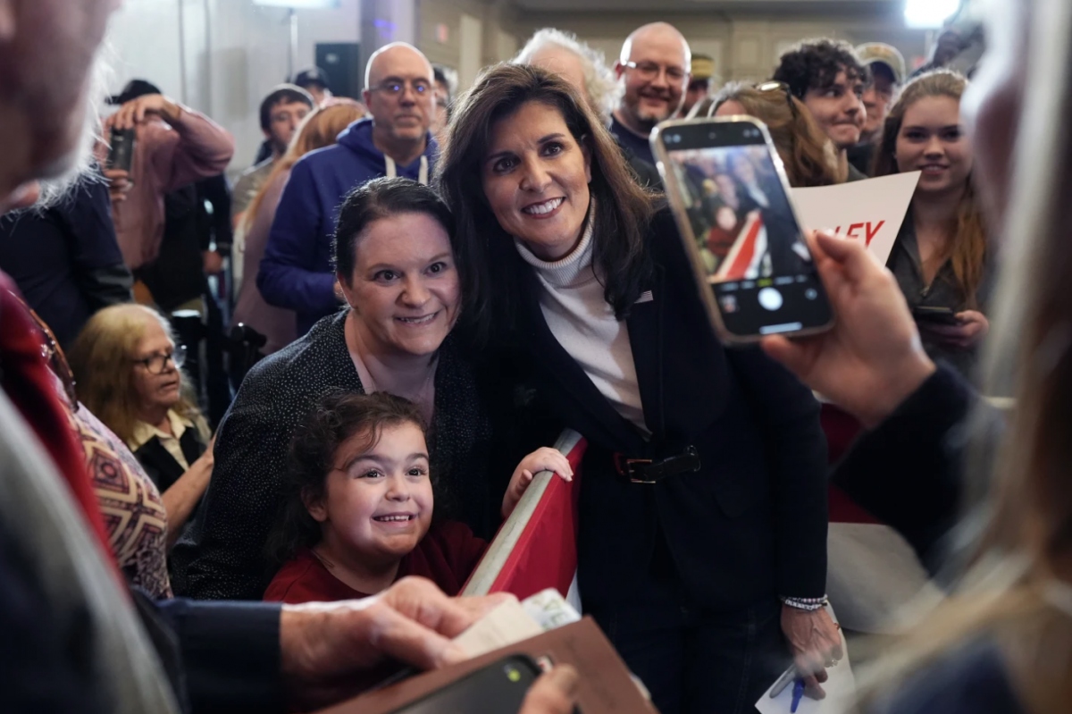Bà Nikki Haley trong một sự kiện tranh cử tại thành phố Nam Burlington, bang Vermont ngày 3/3. Ảnh: AP News.