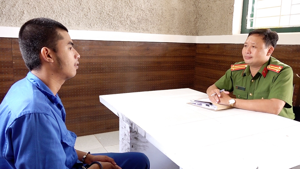 Lê Anh Kiệt tại cơ quan Công an
