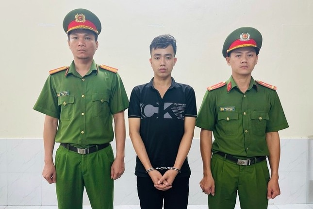 Nguyễn Đăng Khoa thời điểm bị cơ quan công an bắt giữ. Ảnh: Công an cung cấp.