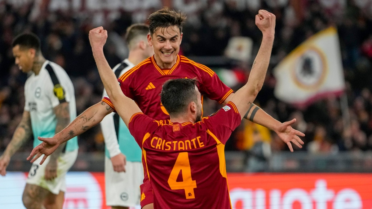 AS Roma thắng Brighton 4-0. (Ảnh: Getty)