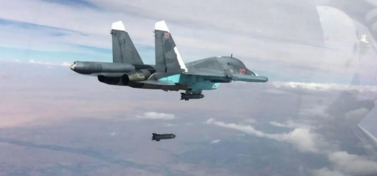 Tiêm kích Su-34 của Nga thả bom lượn. Ảnh: Không quân Nga