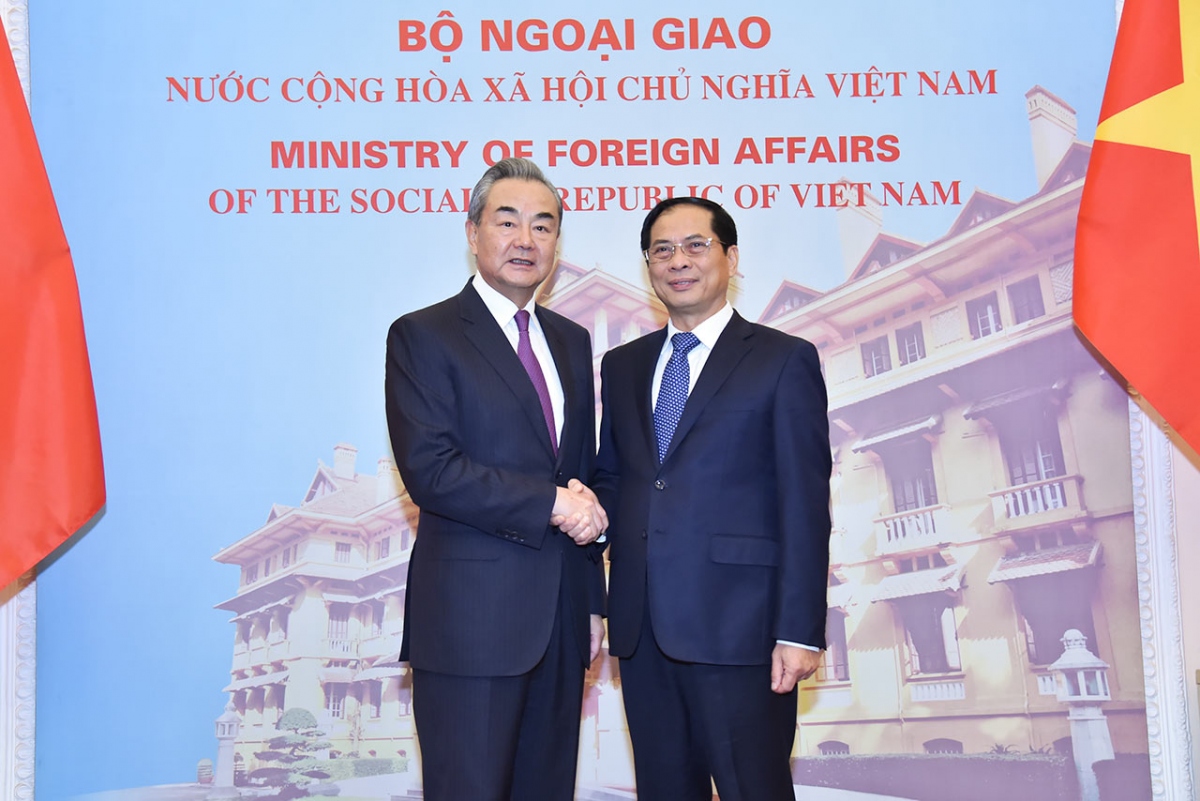 Bộ trưởng Ngoại giao Bùi Thanh Sơn và Bộ trưởng Bộ Ngoại giao Trung Quốc Vương Nghị - Ảnh: BNG