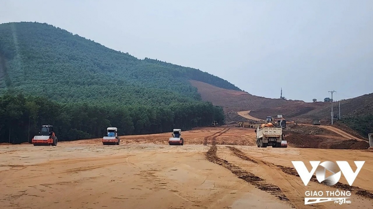 Thiếu cát san lấp là tình trạng chung diễn ra ở nhiều dự án lớn khắp cả nước, đặc biệt ở khu vực Đồng bằng sông Cửu Long và TP. HCM - Ảnh minh hoạ: Hoàng Hà