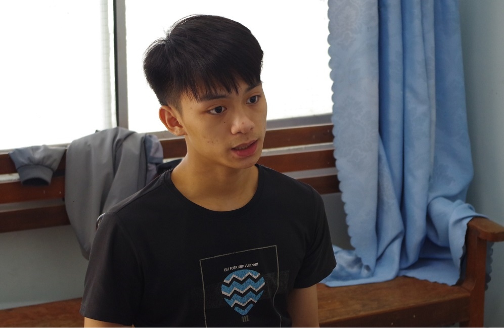 Đối tượng Trịnh Công Sơn tại cơ quan công an. (Ảnh: CANT)