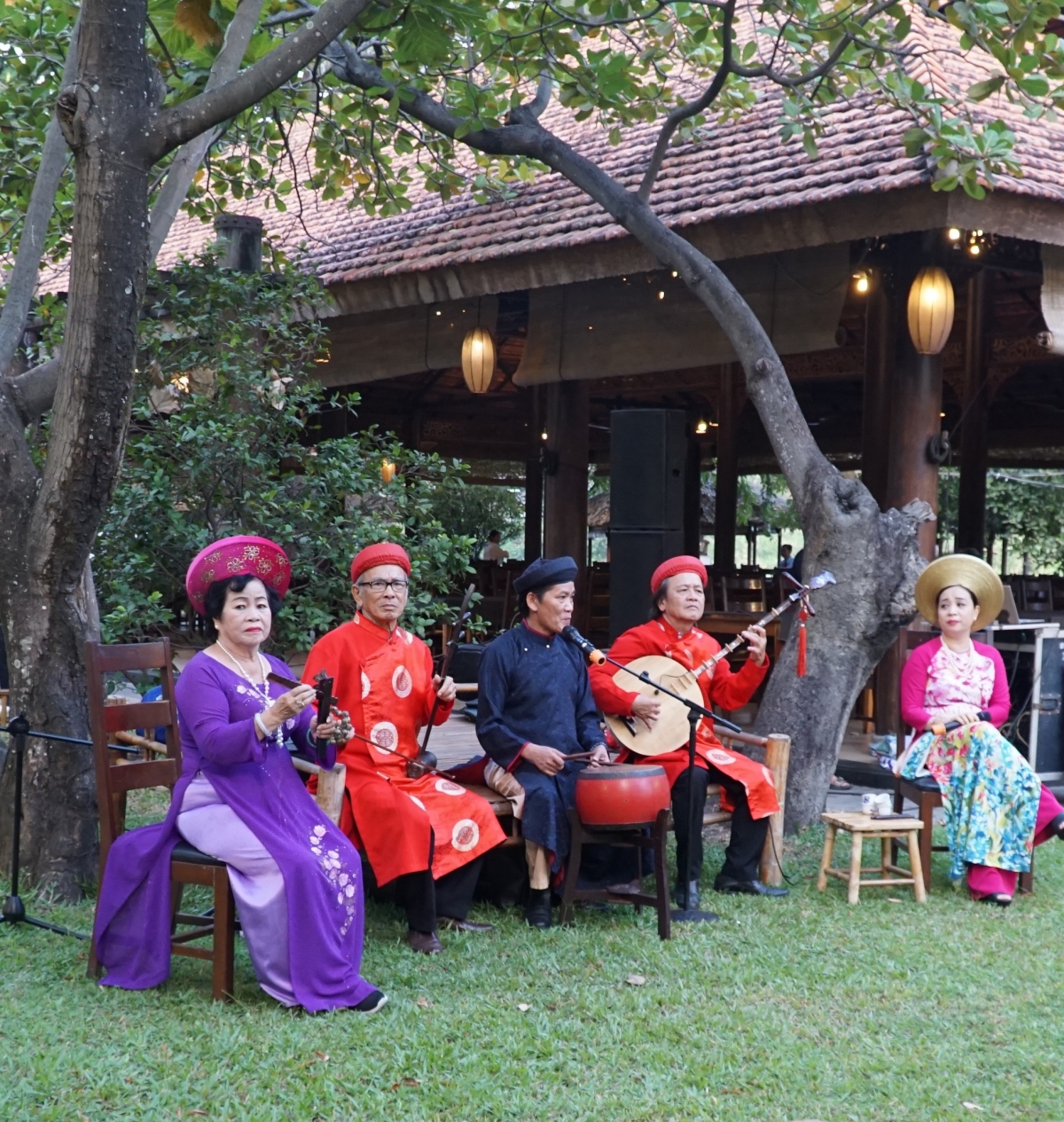 Artists from the central province of Thua Thien-Hue bring UNESCO-recognised World Heritage royal music to the festival.