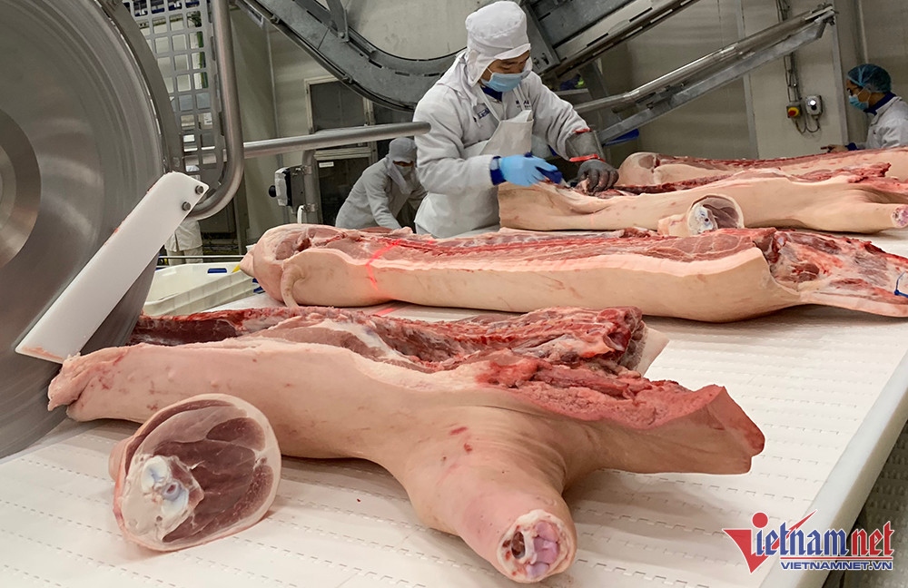 Sản phẩm chăn nuôi trong nước khó cạnh tranh với hàng nhập khẩu. (Ảnh: Tâm An)