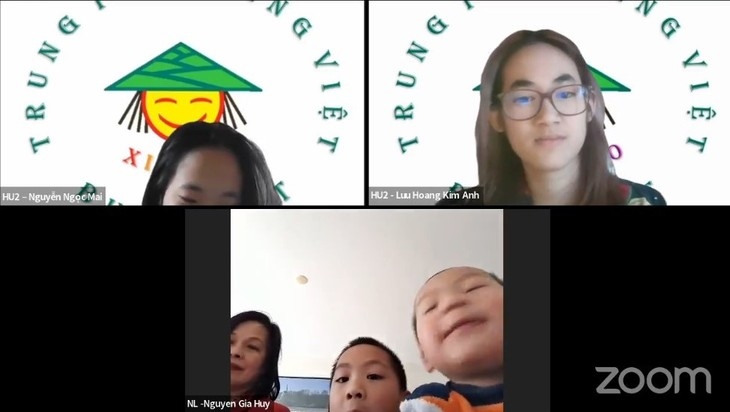 Các thí sinh hào hứng tham dự qua zoom. Ảnh chụp màn hình