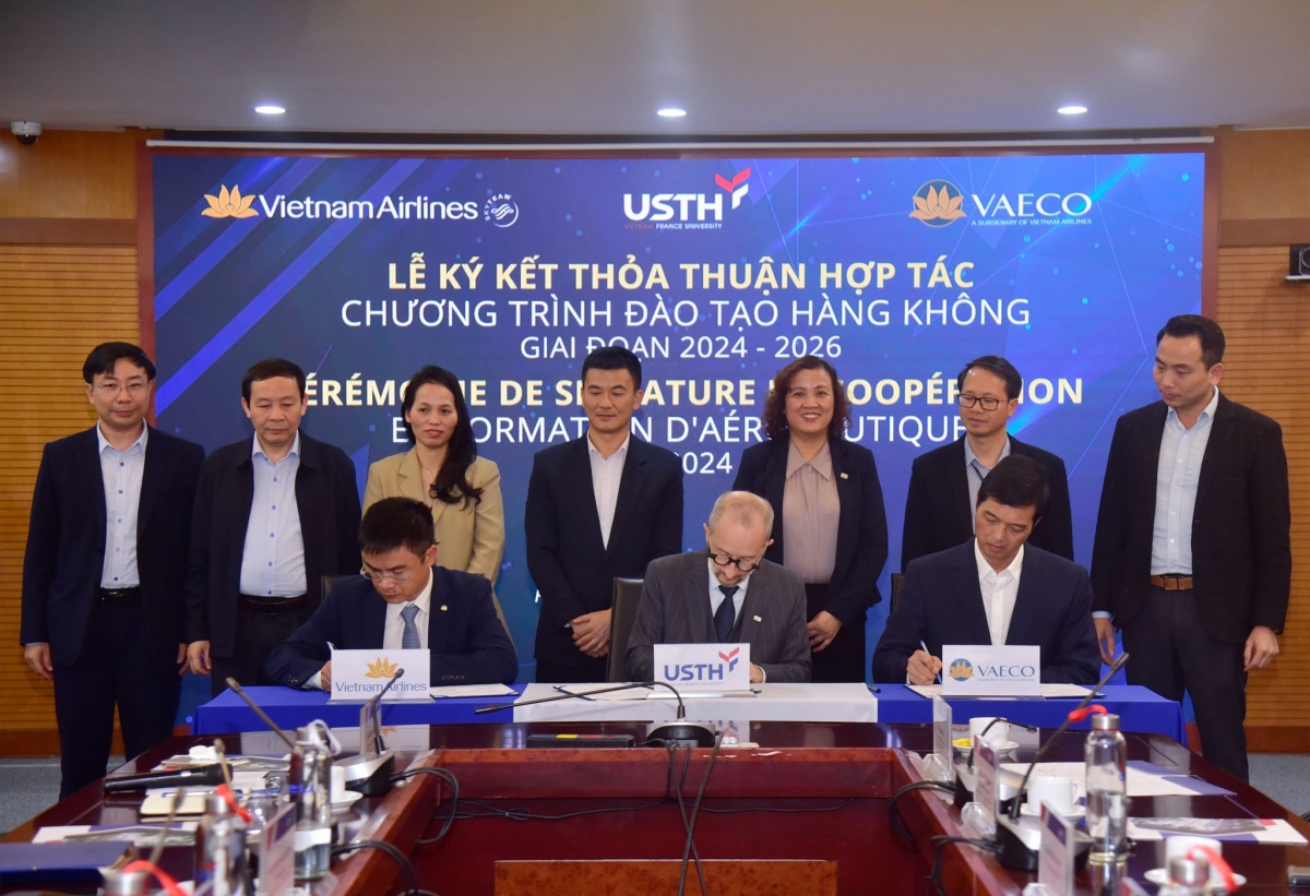 Đại học Khoa học và Công nghệ Hà Nội (USTH) và Vietnam Airlines,Công ty TNHH MTV Kỹ thuật Máy bay (VAECO) ký chương trình đào tạo Kỹ thuật Hàng không.