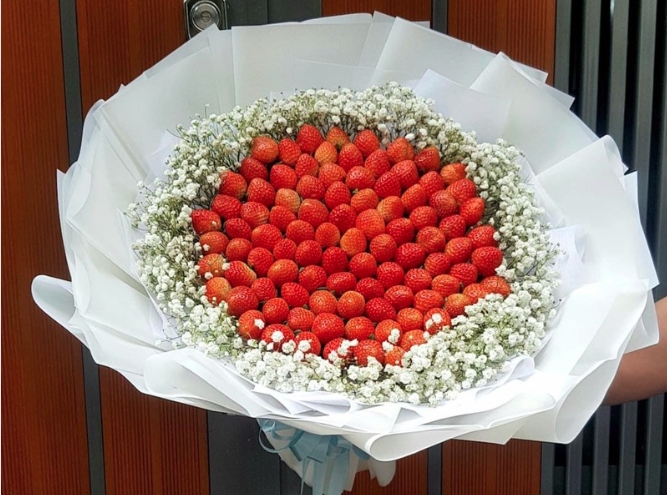 Bó hoa vừa có thể vừa dùng để ngắm, vừa có thể ăn được.