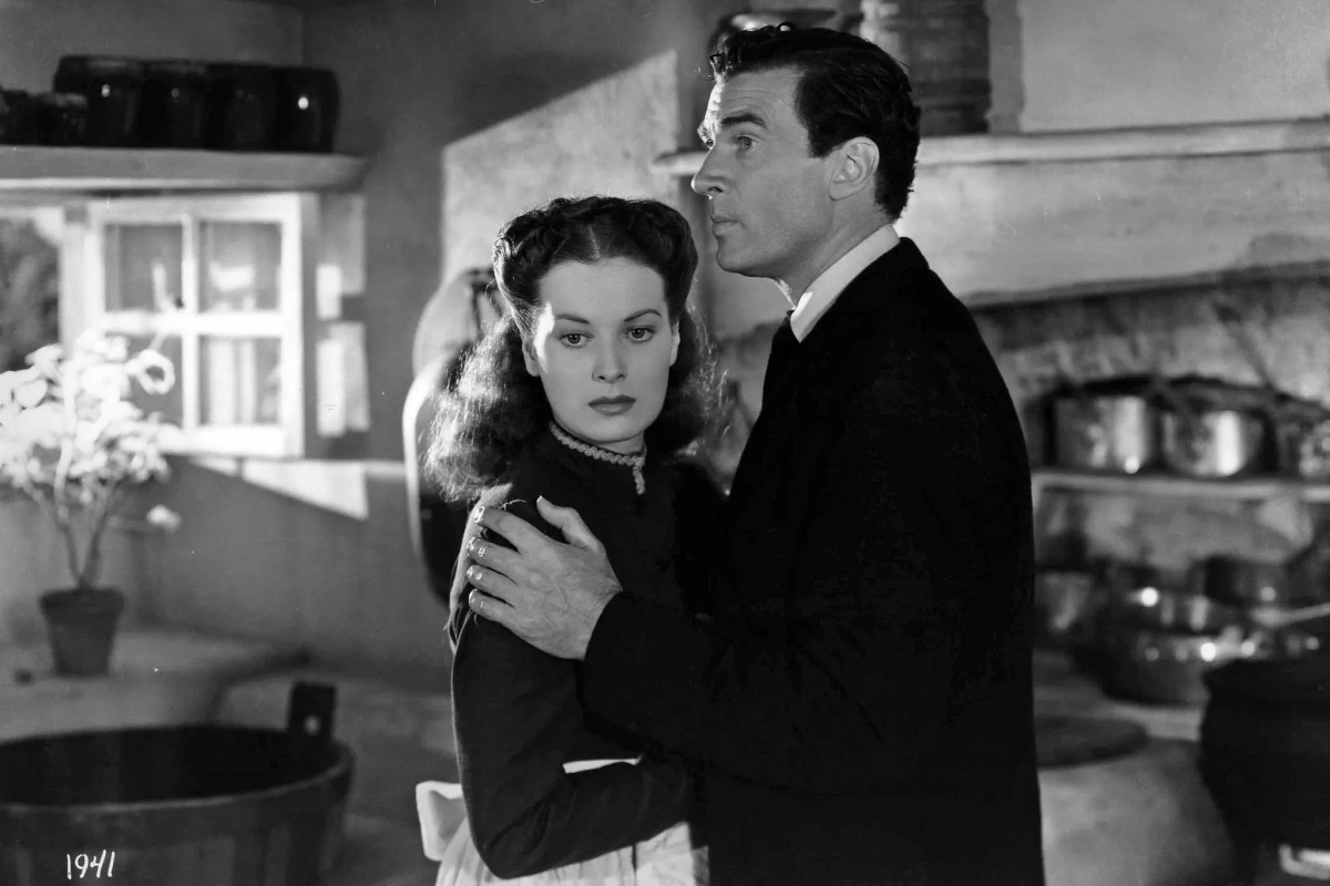 Maureen O'Hara và Walter Pidgeon trong phim How Green Was My Valley (1941) do John Ford đạo diễn.