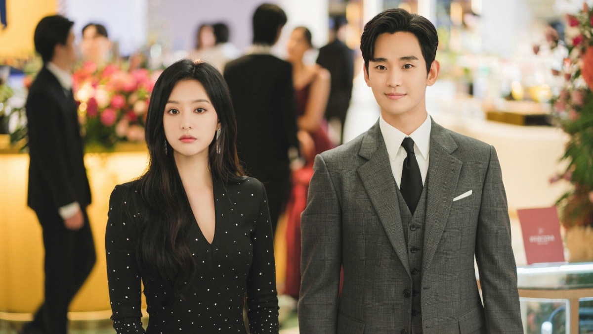 Bộ phim cũng đánh dấu sự trở lại của Kim Soo Hyun sau 3 năm vắng bóng. Trong phim, Kim Soo Hyun vào vai Baek Hyun Woo - một luật sư thông minh nhưng có cuộc sống ngột ngạt với gia đình nhà vợ. Kim Ji Won và Kim Soo Hyun kết hợp ăn ý. Rất nhiều khán giả mong cả hai có thể "phim giả tình thật" sau bộ phim này.