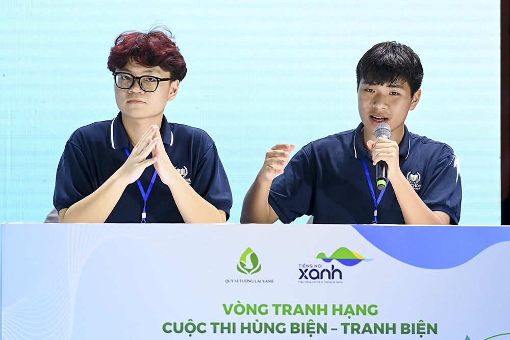 Đội thi Nấm Cao xuất sắc đoạt giải Nhất ở bảng tiếng Việt với ý tưởng về loại vật liệu mới thân thiện với môi trường hơn nữa