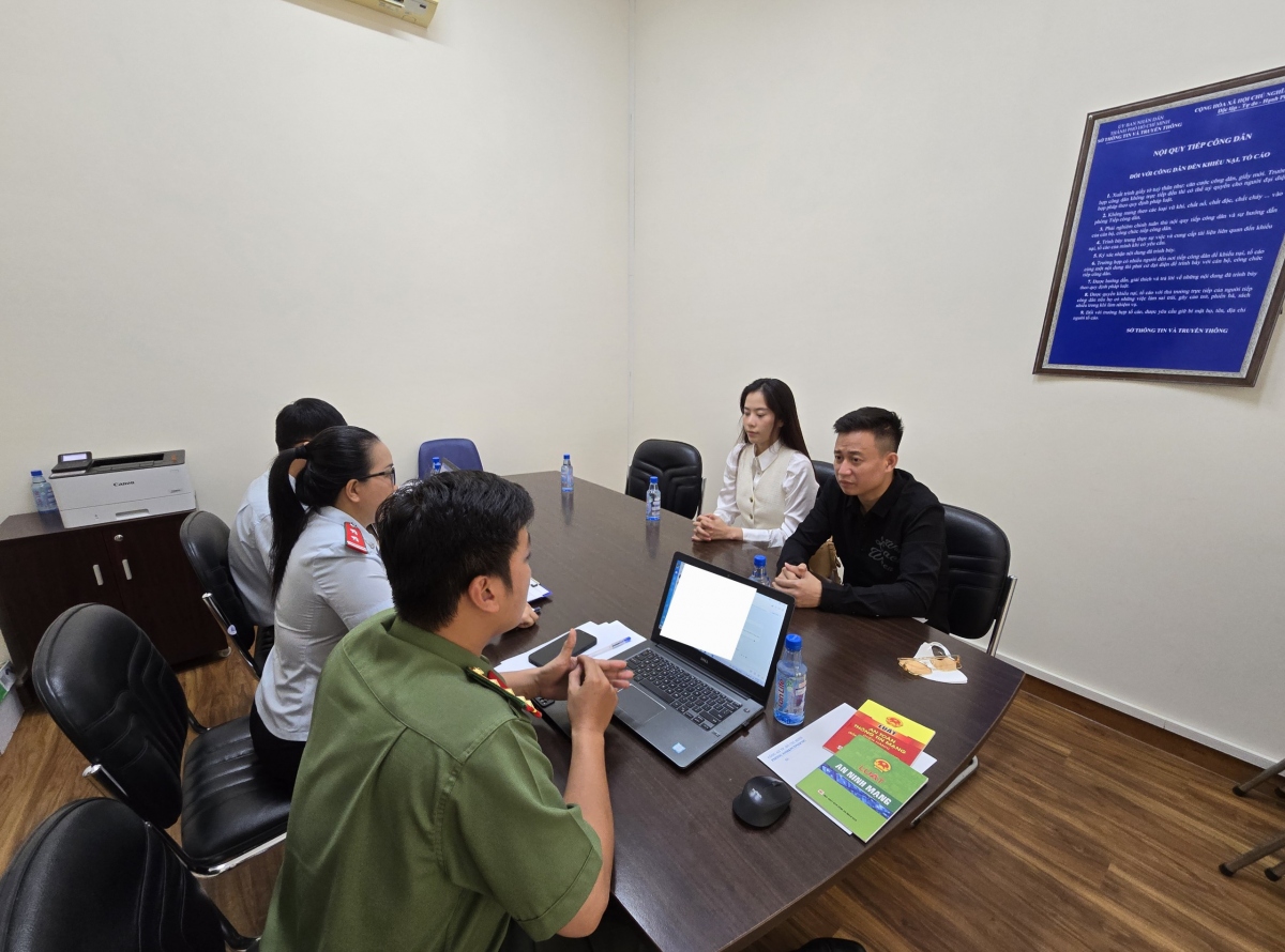 Nam Em làm việc với cơ quan chức năng ngày 1/3 (Ảnh: Sở Thông tin và Truyền thông TP.HCM)