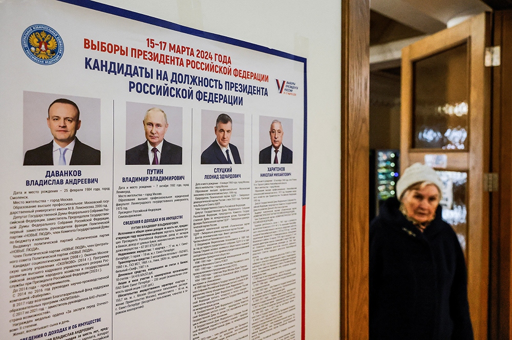 Một điểm bỏ phiếu ở Moscow. Ảnh: Reuters