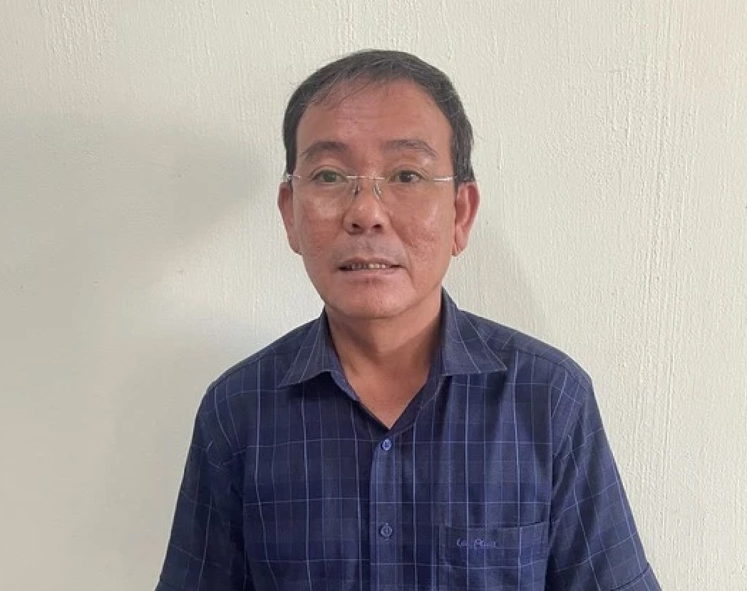 Ông Tôn Thất Thịnh, Giám đốc Ban Quản lý rừng phòng hộ Sông Cầu bị khởi tố, bắt tạm giam.