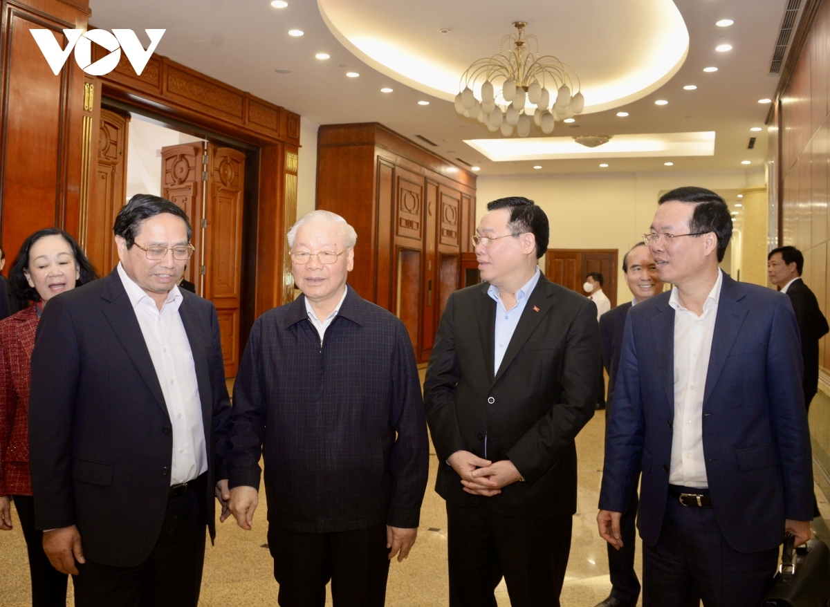 Present at the event are Prime Minister Pham Minh Chinh, General Secretary Trong, National Assembly Chairman Vuong Dinh Hue, and President Vo Van Thuong (L-R).