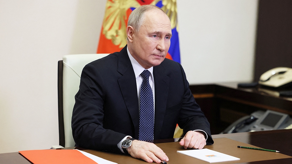 Tổng thống Putin  họp tướng lĩnh quân sự cấp cao về tình hình Kursk. Ảnh: Reuters