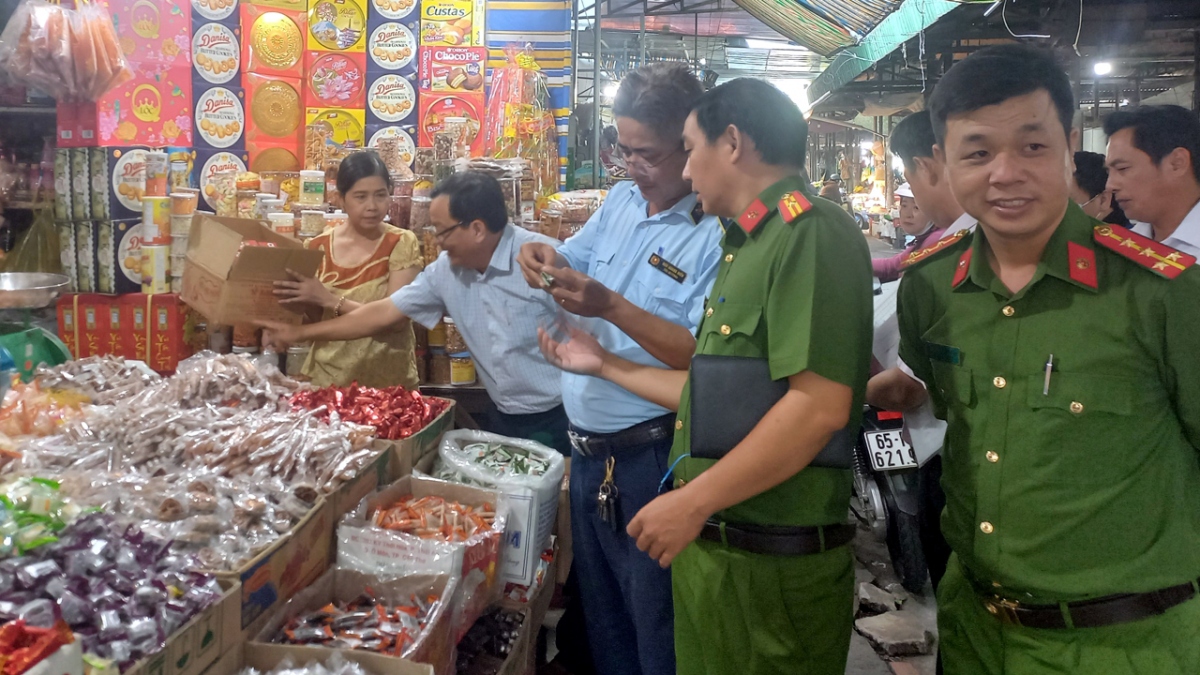 Luật Bảo vệ quyền lợi NTD (sửa đổi) tạo hành lang pháp lý quan trọng, phù hợp hơn với tình hình thực tiễn - Ảnh minh họa: DMS