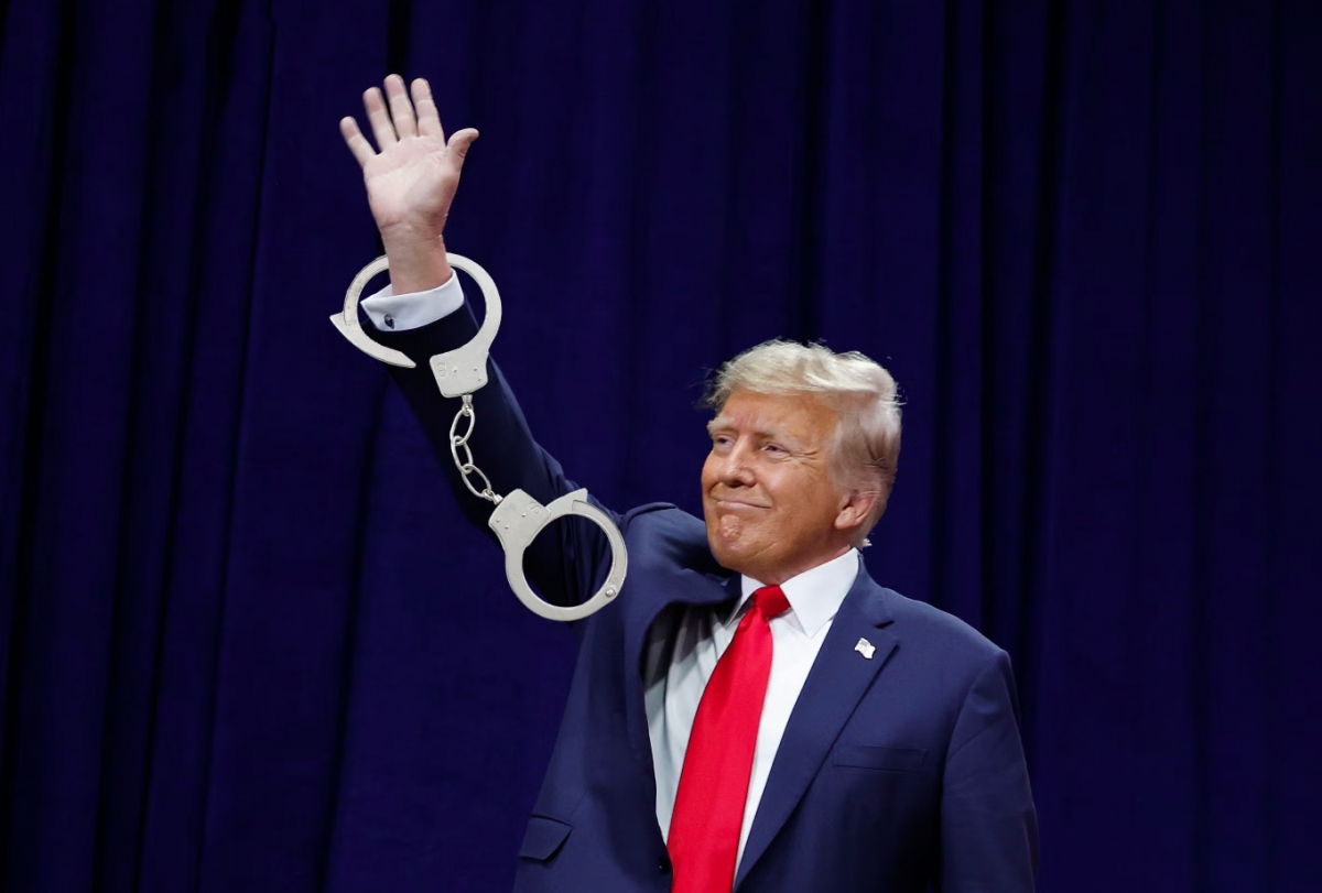 Ông Trump đang đối mặt với nhiều rắc rối pháp lý. Ảnh: Slate