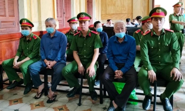 Các bị cáo tại phiên tòa.