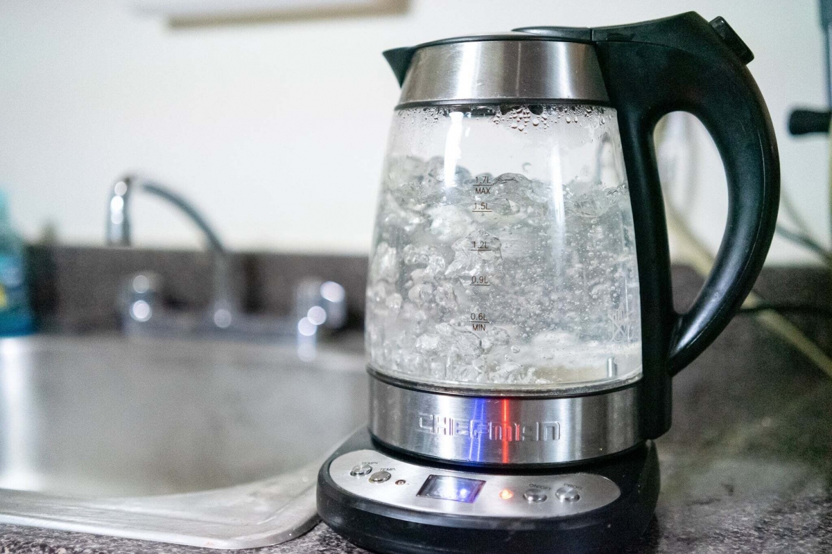 Ống thoát nước bị tắc có nên xả bằng nước nóng? Đây là thắc mắc của nhiều người.  (Ảnh:The New York Times)