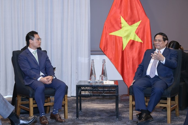 Thủ tướng Phạm Minh Chính tiếp ông Yi-Hua Lu, Giám đốc khu vực châu Á-Thái Bình Dương của Công ty Corio thuộc tập đoàn Macquarie - Ảnh: VGP/Nhật Bắc