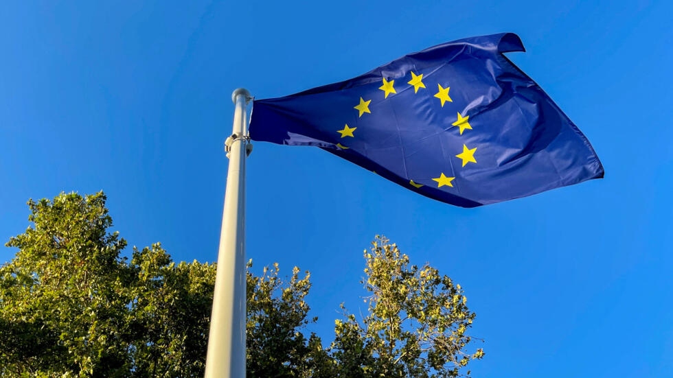 Hội nghị thượng đỉnh EU sẽ thúc đẩy sáng kiến mua chung đạn dược từ nguồn cung bên ngoài để cung cấp cho Ukraine. Ảnh: France 24