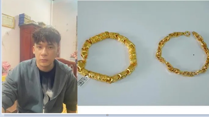 Tùng bị bắt giữ cùng tang vật. Ảnh: CA