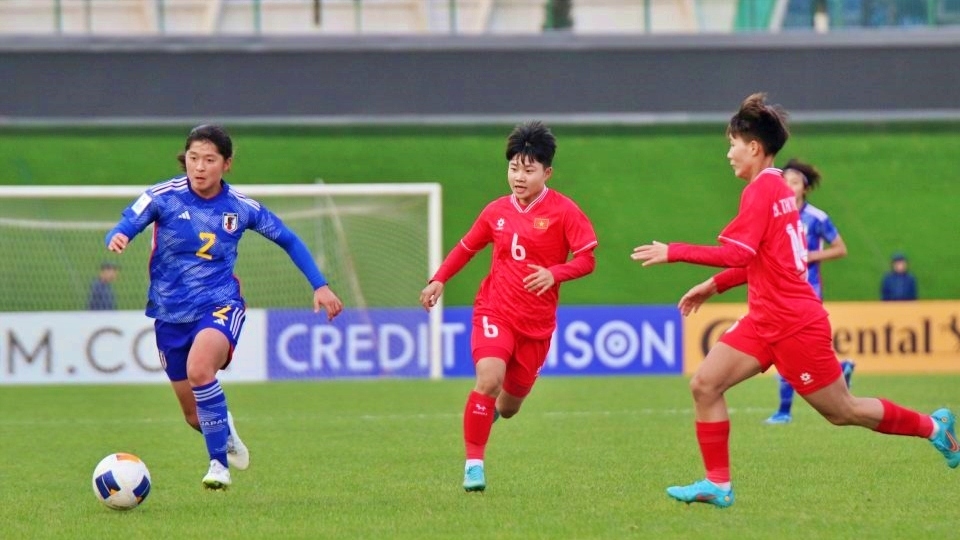Japan trounce Vietnam (in red jersey) 10-0 in AFC U20 Women's Asian Cup opener. (Photo courtesy of Vietnam Football Federation)